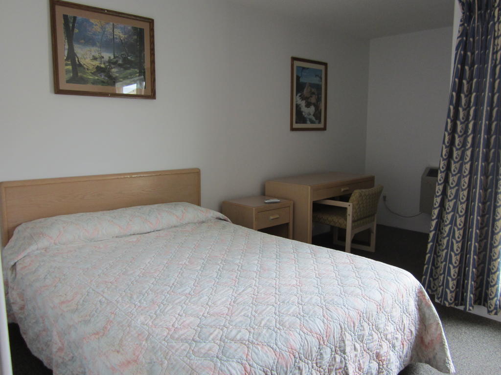 Oasis Hotel Cache Creek Rum bild